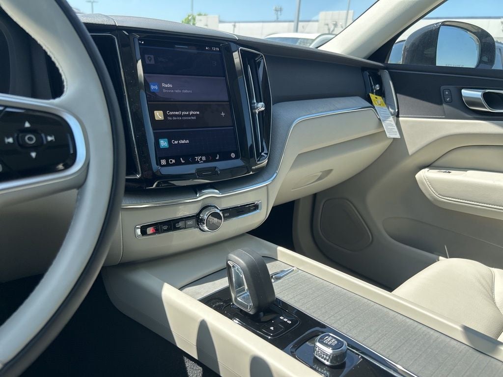 2025 Volvo XC60 Plug-In Hybrid T8 Plus