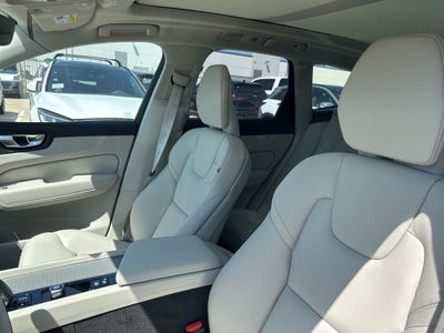 2025 Volvo XC60 Plug-In Hybrid T8 Plus