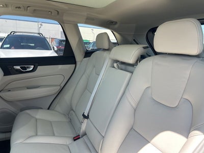 2025 Volvo XC60 Plug-In Hybrid T8 Plus