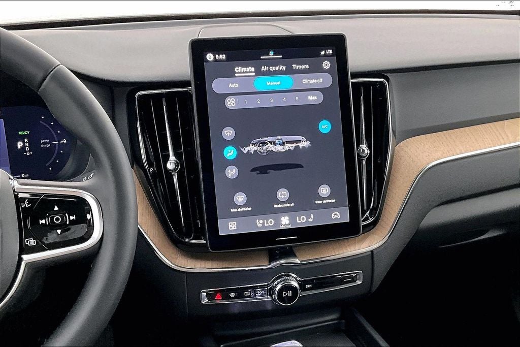 2026 Volvo XC60 Plug-In Hybrid T8 Plus