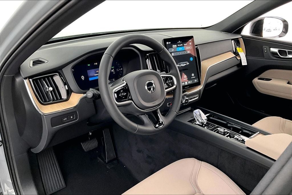 2026 Volvo XC60 Plug-In Hybrid T8 Plus