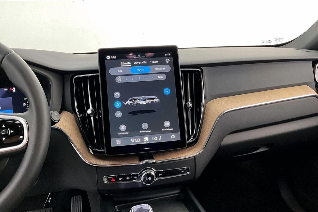 2026 Volvo XC60 Plug-In Hybrid T8 Plus