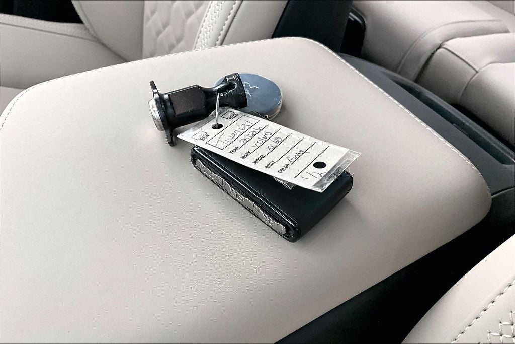 2026 Volvo XC60 Plug-In Hybrid T8 Plus