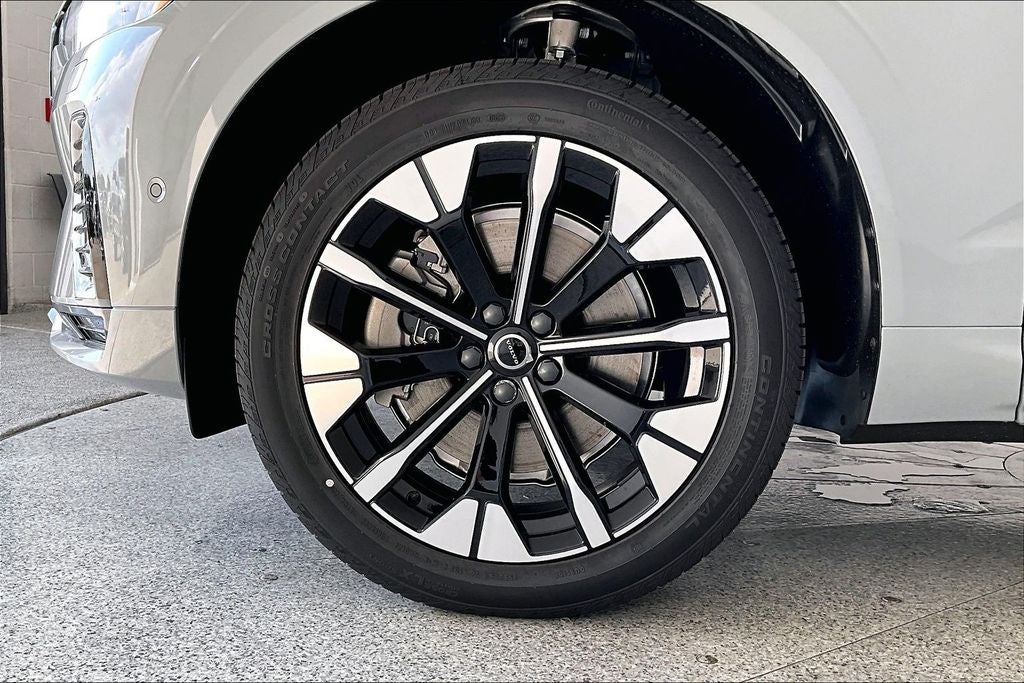 2026 Volvo XC60 Plug-In Hybrid T8 Plus