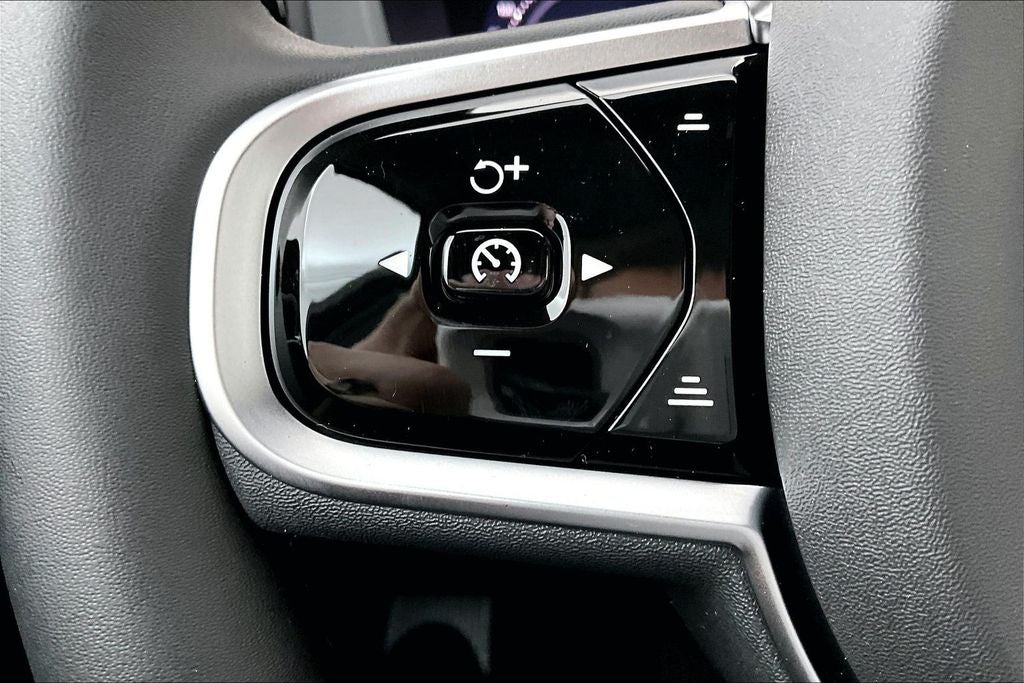 2026 Volvo XC60 Plug-In Hybrid T8 Plus