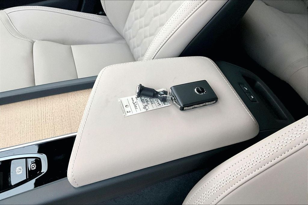 2026 Volvo XC60 Plug-In Hybrid T8 Plus