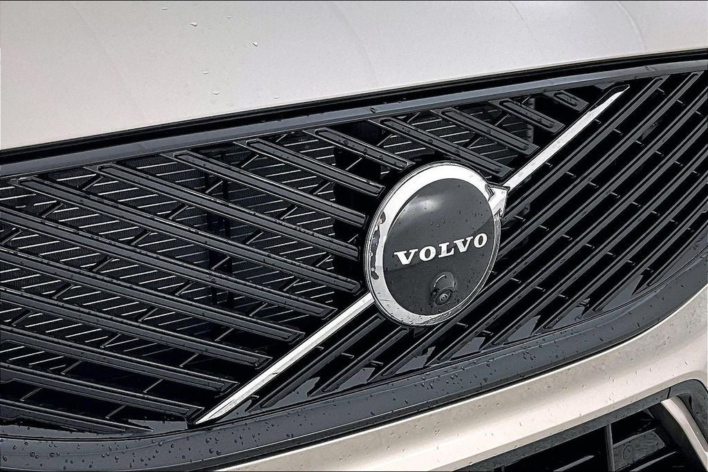 2026 Volvo XC60 Plug-In Hybrid T8 Plus