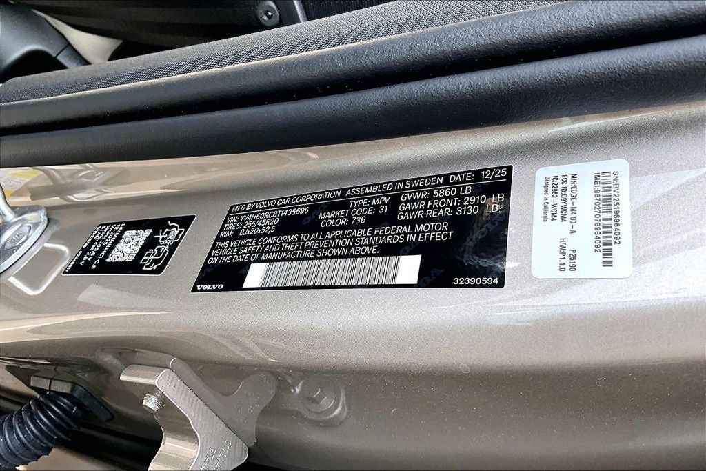 2026 Volvo XC60 Plug-In Hybrid T8 Plus