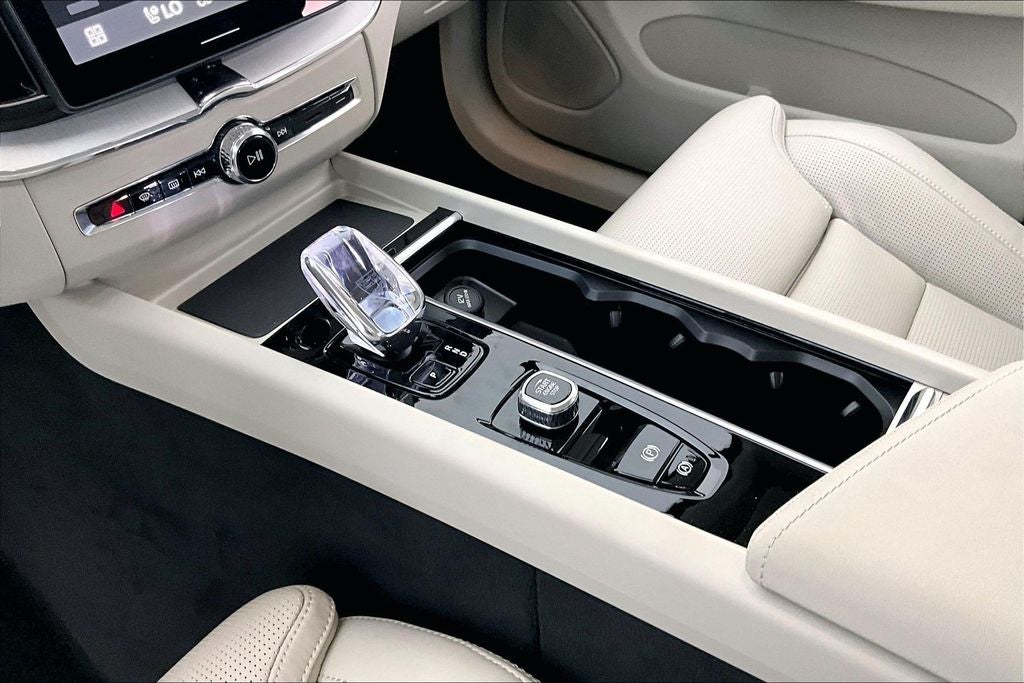 2026 Volvo XC60 Plug-In Hybrid T8 Ultra