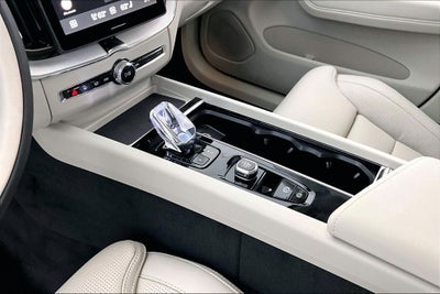 2026 Volvo XC60 Plug-In Hybrid T8 Ultra
