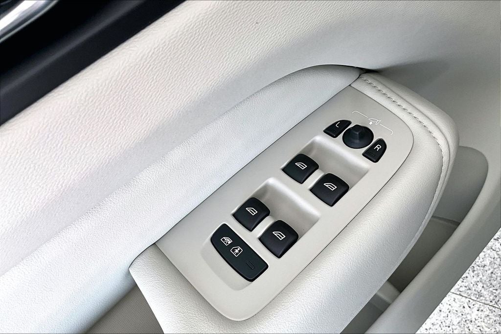 2026 Volvo XC60 Plug-In Hybrid T8 Ultra