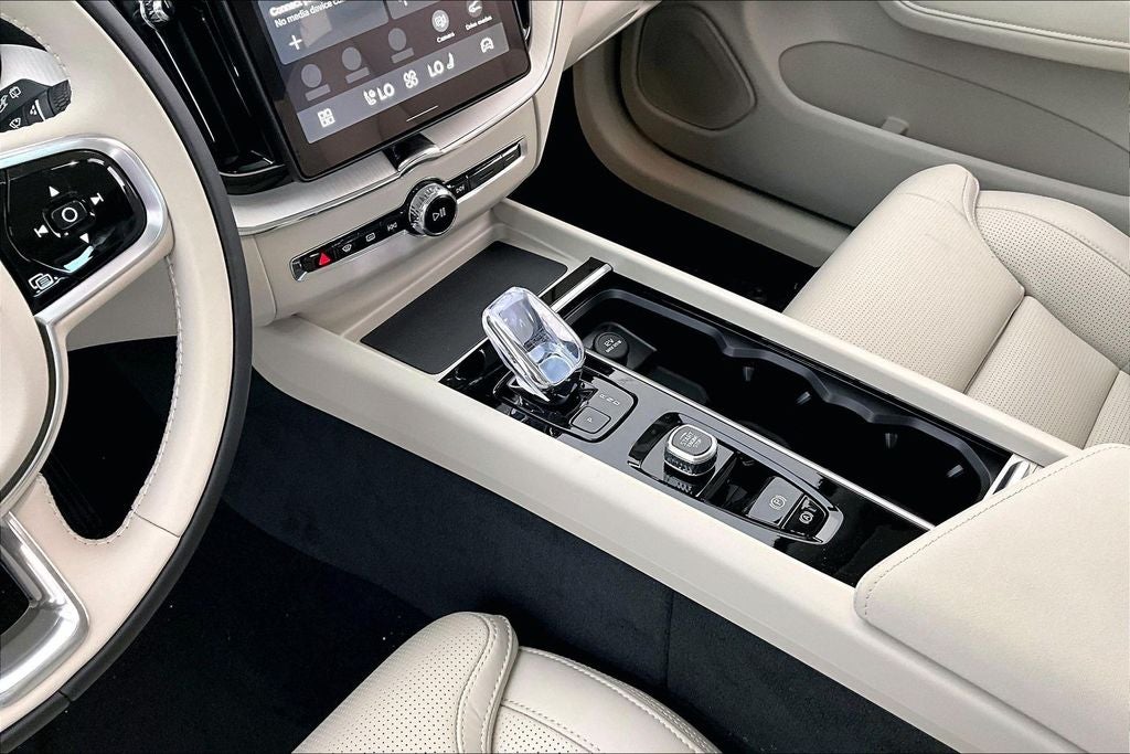 2026 Volvo XC60 Plug-In Hybrid T8 Ultra
