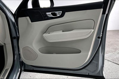2026 Volvo XC60 Plug-In Hybrid T8 Ultra