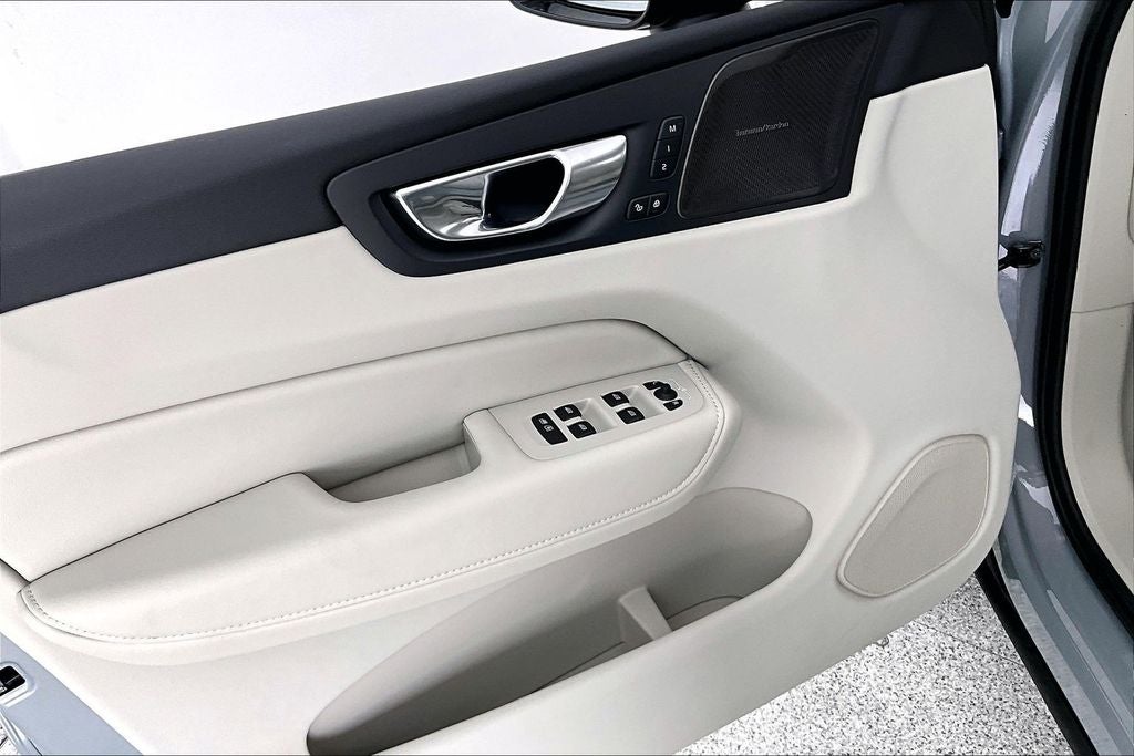 2026 Volvo XC60 Plug-In Hybrid T8 Ultra