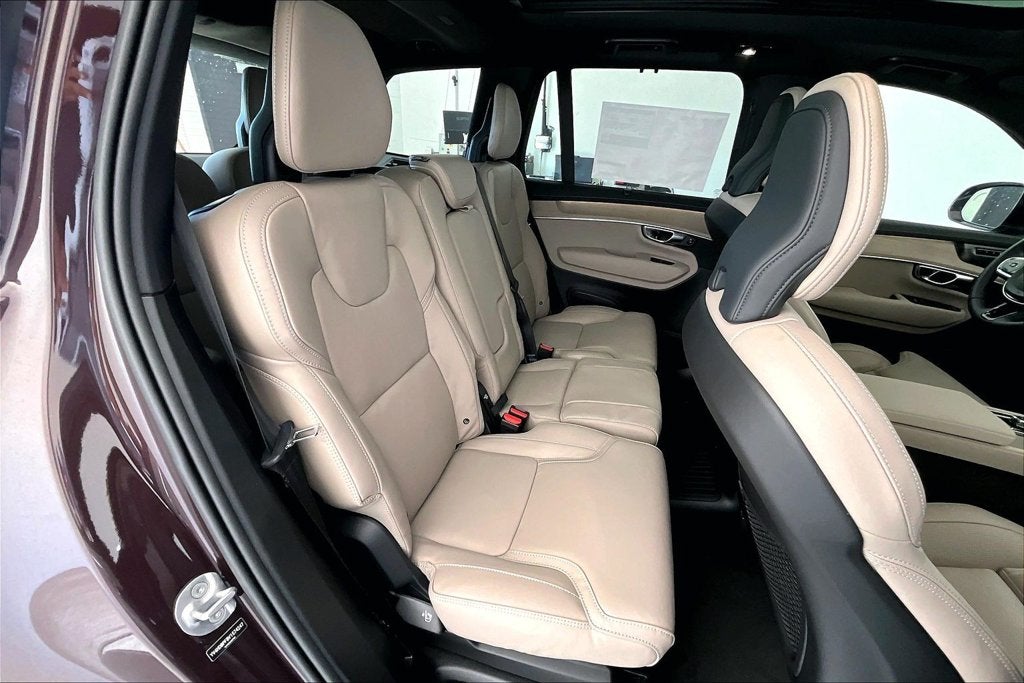 2027 Volvo XC90 Plug-In Hybrid T8 Ultra 7 Passenger