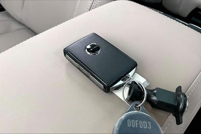 2027 Volvo XC90 Plug-In Hybrid T8 Ultra 7 Passenger
