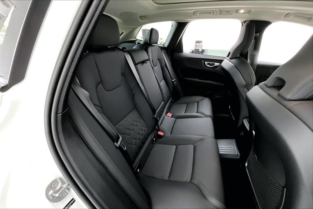 2027 Volvo XC60 Plug-In Hybrid T8 Plus