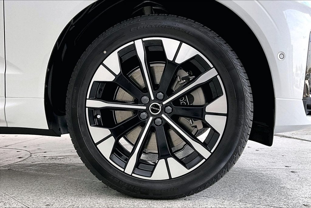 2027 Volvo XC60 Plug-In Hybrid T8 Plus