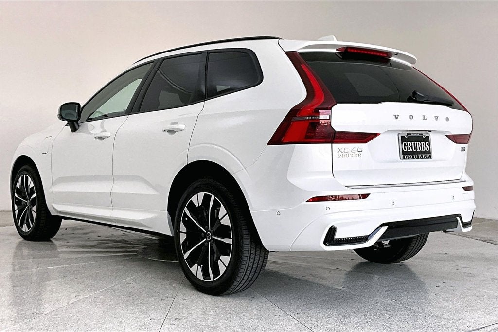 2027 Volvo XC60 Plug-In Hybrid T8 Plus