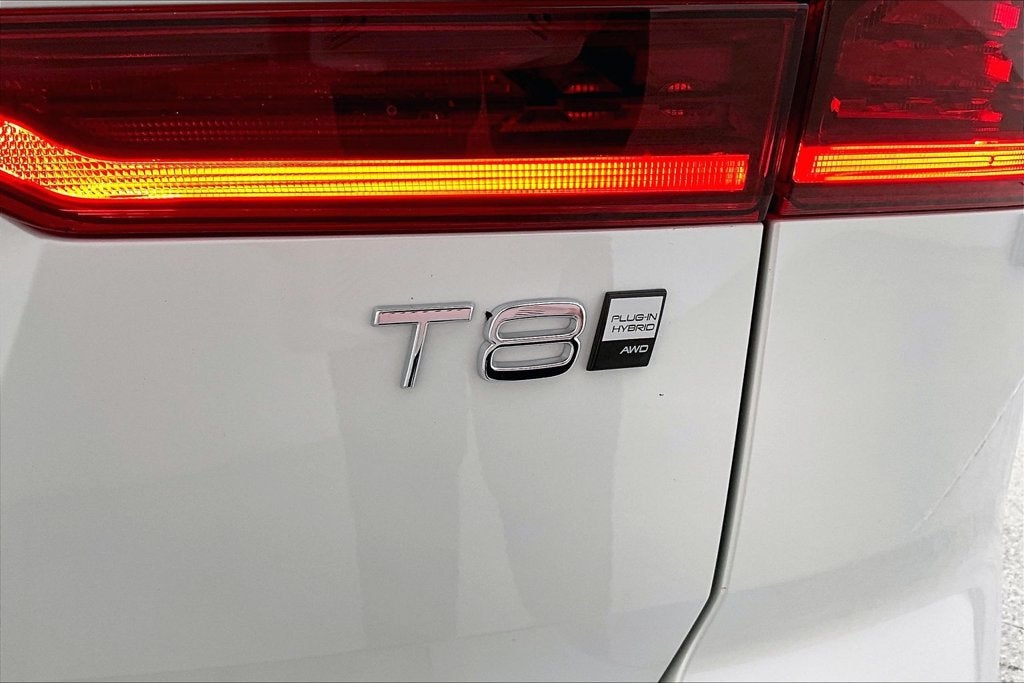 2027 Volvo XC60 Plug-In Hybrid T8 Plus