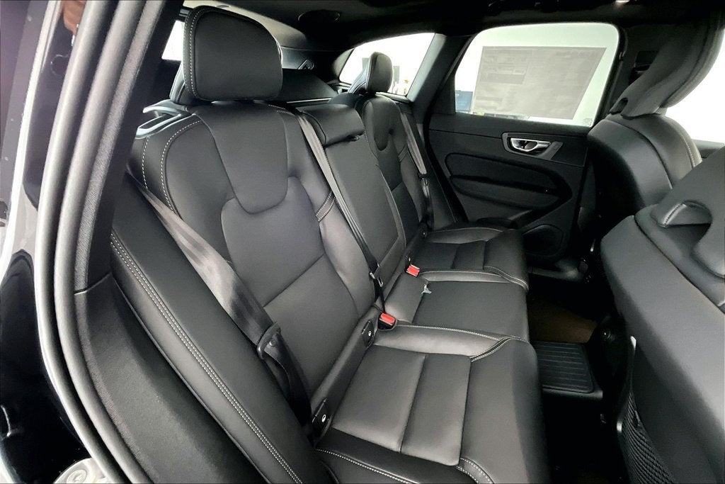 2027 Volvo XC60 Plug-In Hybrid T8 Ultra Black Edition