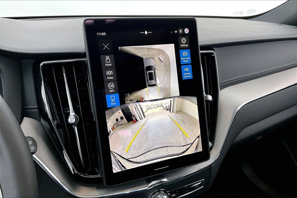 2027 Volvo XC60 Plug-In Hybrid T8 Ultra Black Edition