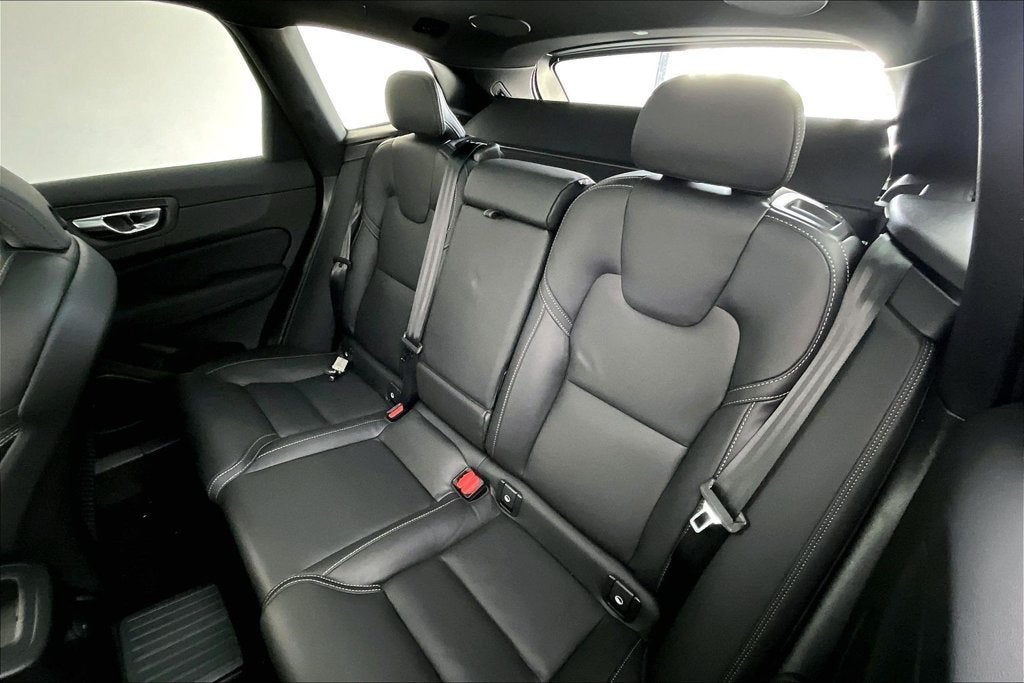 2027 Volvo XC60 Plug-In Hybrid T8 Ultra Black Edition