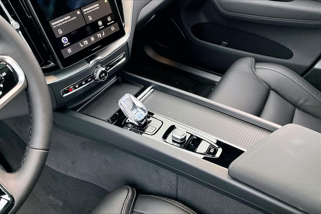 2027 Volvo XC60 Plug-In Hybrid T8 Ultra Black Edition