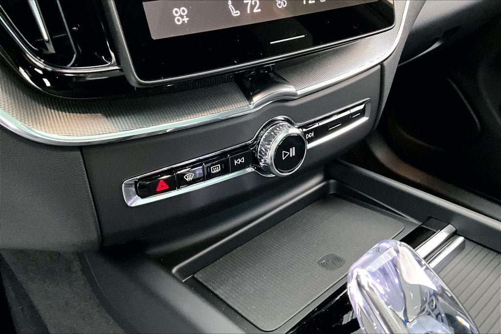 2027 Volvo XC60 Plug-In Hybrid T8 Ultra Black Edition