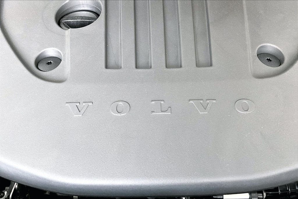 2027 Volvo XC60 Plug-In Hybrid T8 Ultra Black Edition