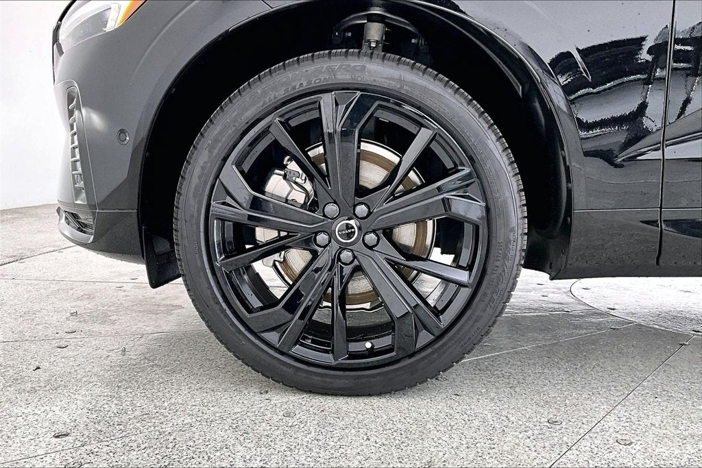 2027 Volvo XC60 Plug-In Hybrid T8 Ultra Black Edition