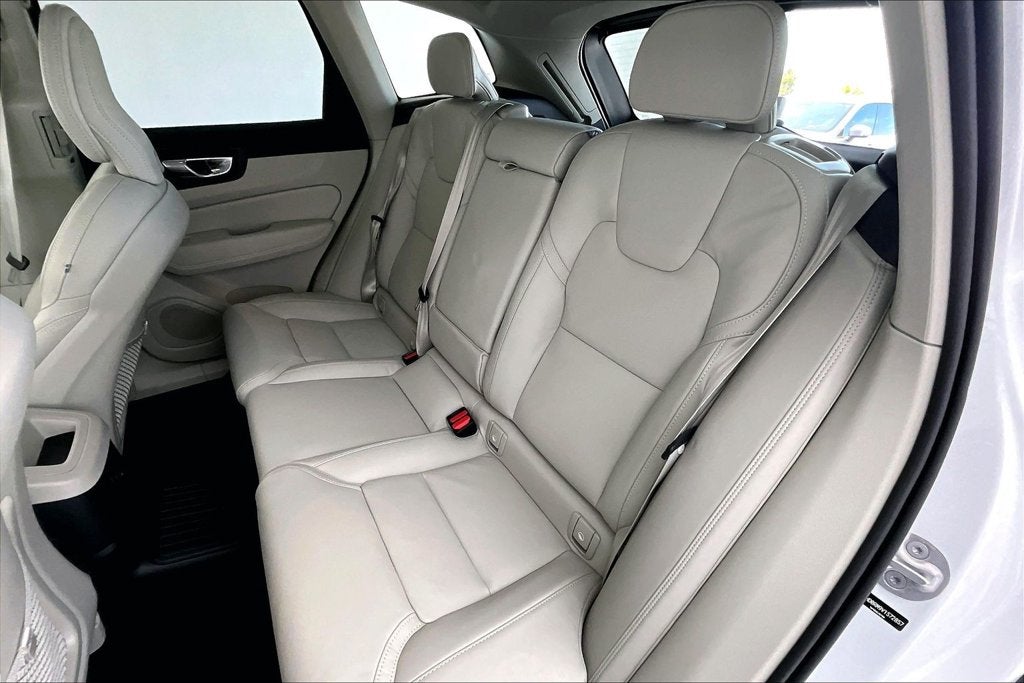 2027 Volvo XC60 Plug-In Hybrid T8 Ultra