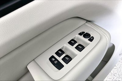 2027 Volvo XC60 Plug-In Hybrid T8 Ultra