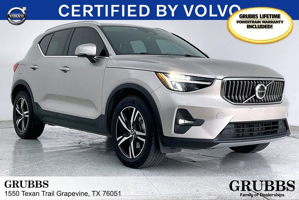2023 Volvo XC40 B4 Plus Bright Theme