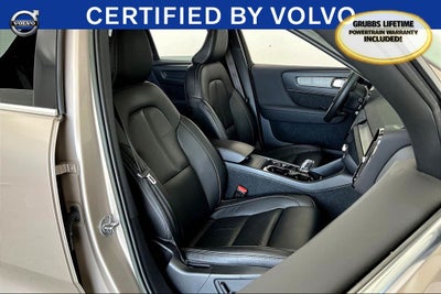 2023 Volvo XC40 B4 Plus Bright Theme