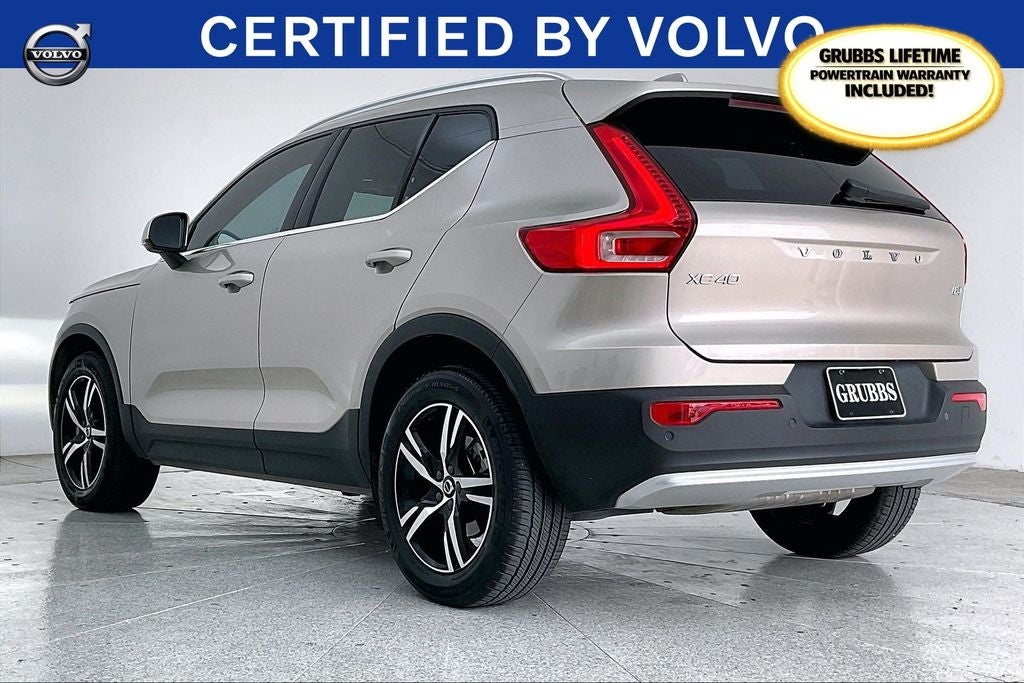 2023 Volvo XC40 B4 Plus Bright Theme
