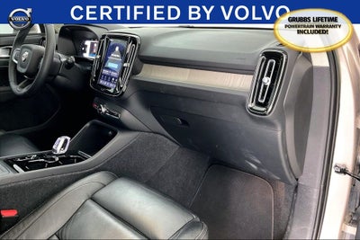 2023 Volvo XC40 B4 Plus Bright Theme