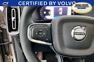 2023 Volvo XC40 B4 Plus Bright Theme