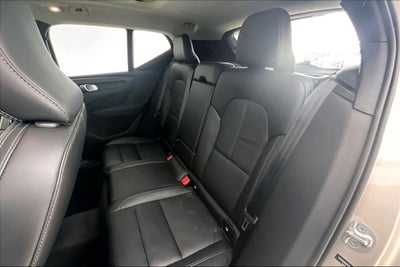 2023 Volvo XC40 B4 Plus Bright Theme