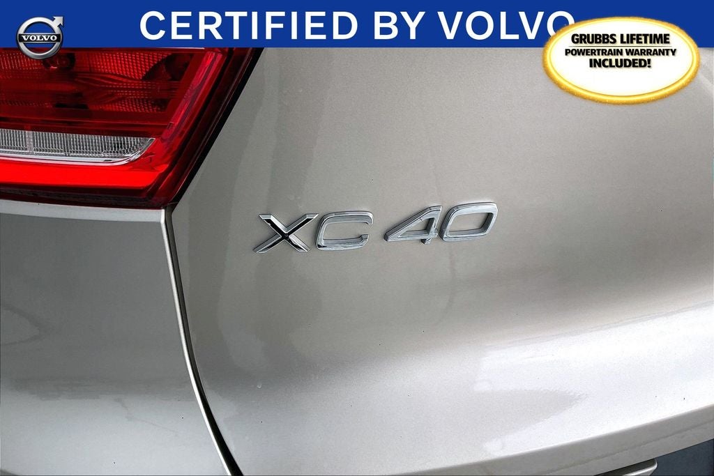 2023 Volvo XC40 B4 Plus Bright Theme