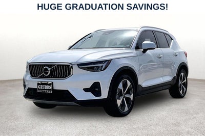 2023 Volvo XC40 B4 Plus Bright Theme