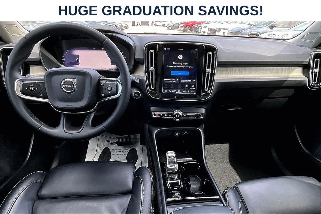 2023 Volvo XC40 B4 Plus Bright Theme