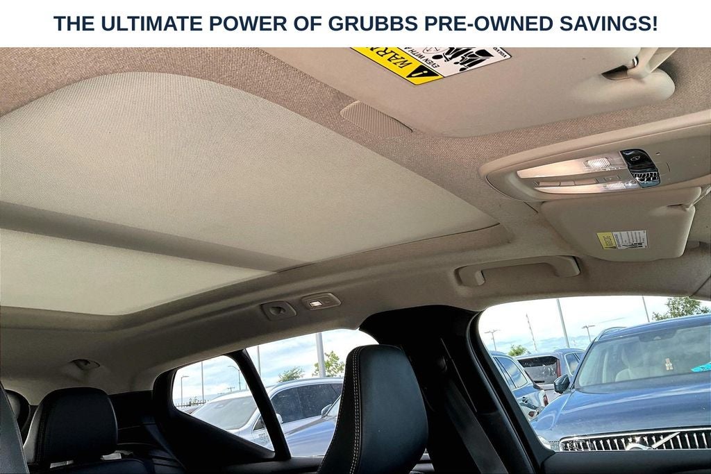 2023 Volvo XC40 B4 Plus Bright Theme
