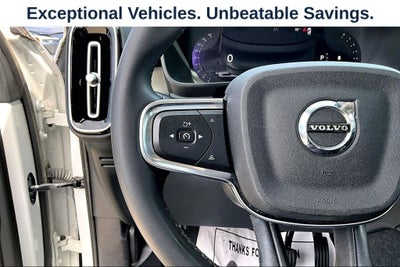 2023 Volvo XC40 B4 Plus Bright Theme