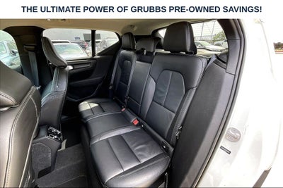 2023 Volvo XC40 B4 Plus Bright Theme