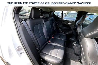 2023 Volvo XC40 B4 Plus Bright Theme