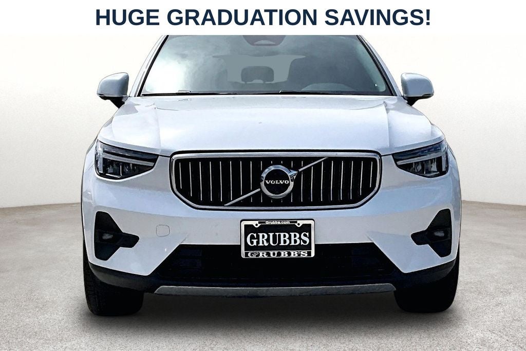 2023 Volvo XC40 B4 Plus Bright Theme
