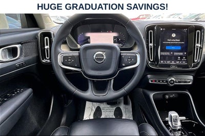2023 Volvo XC40 B4 Plus Bright Theme