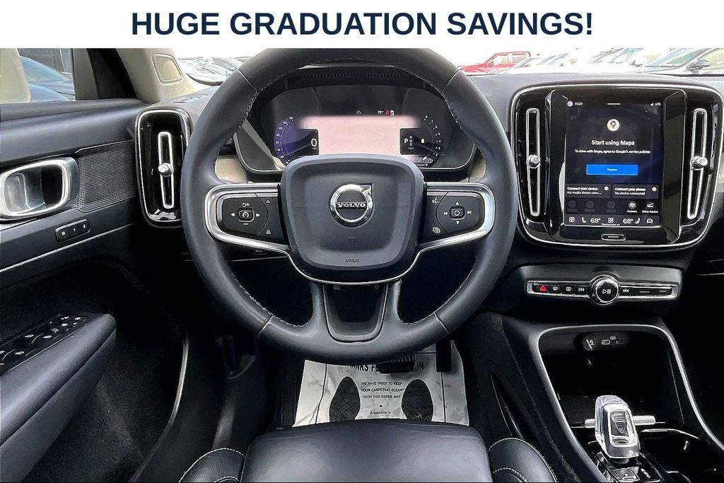 2023 Volvo XC40 B4 Plus Bright Theme