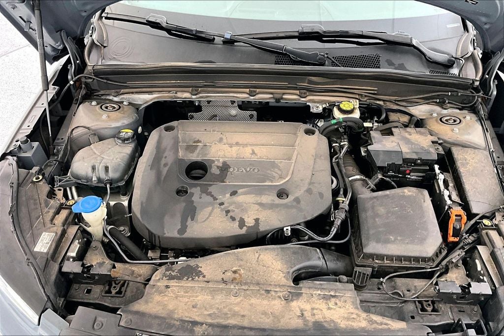 2023 Volvo XC40 B4 Plus Bright Theme